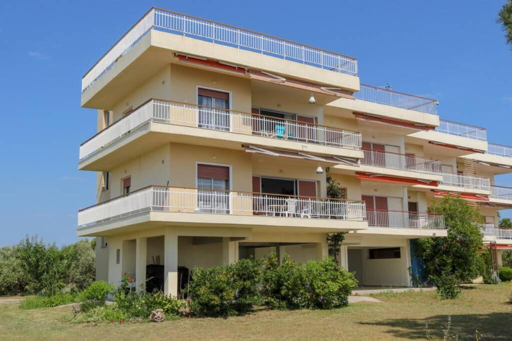 Апартаменты Sunshine House Offering Spectacular Views To Olymp A Неа-Ираклия Экстерьер фото