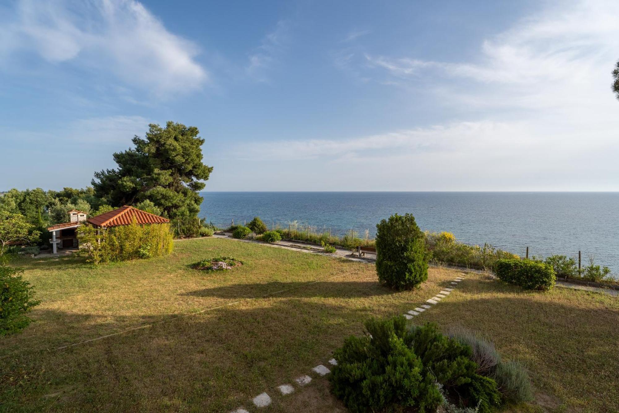 Апартаменты Sunshine House Offering Spectacular Views To Olymp A Неа-Ираклия Экстерьер фото